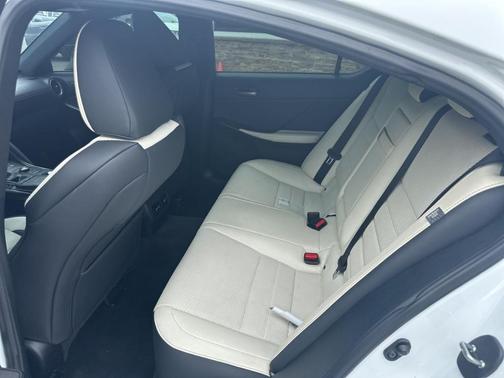 2022 Lexus IS 350 F Sport