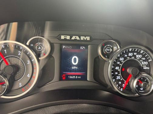 Bright White Clearcoat 2023 RAM 2500 Big Horn