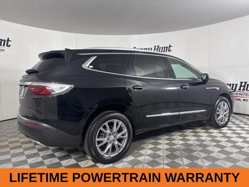 2022 Buick Enclave Essence