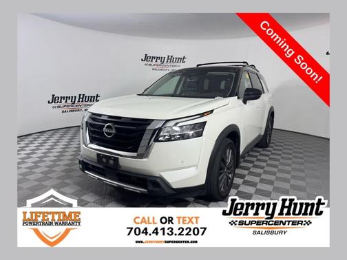 2023 Nissan Pathfinder SL
