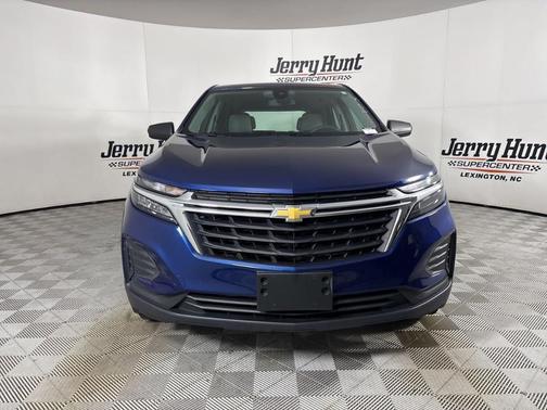 Blue Glow Metallic 2022 Chevrolet Equinox LS