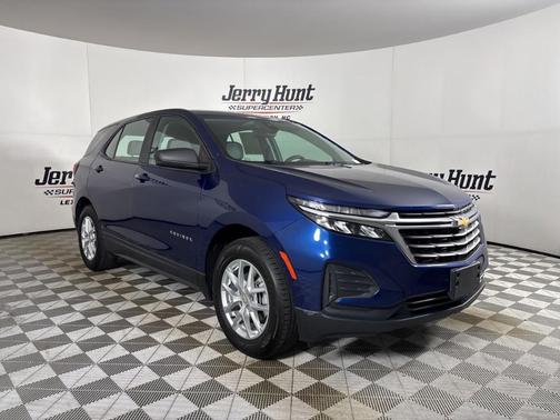 Blue Glow Metallic 2022 Chevrolet Equinox LS