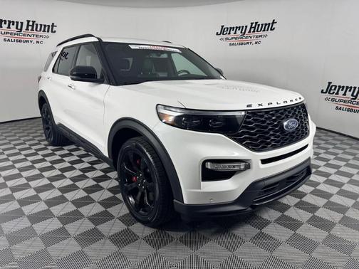 White Metallic 2023 Ford Explorer ST