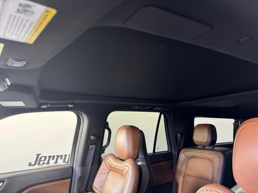 2023 Lincoln Navigator L Reserve