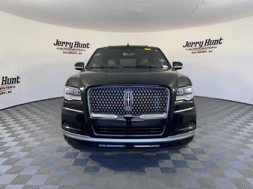 2023 Lincoln Navigator L Reserve
