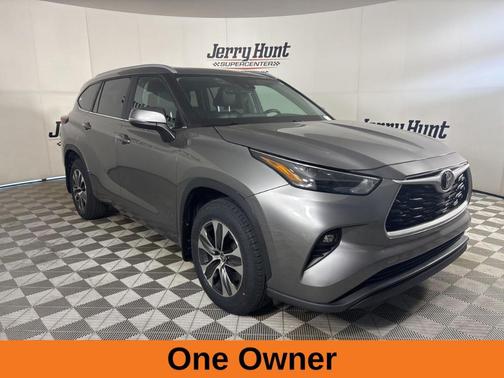 Metal 2025 Toyota Highlander XLE