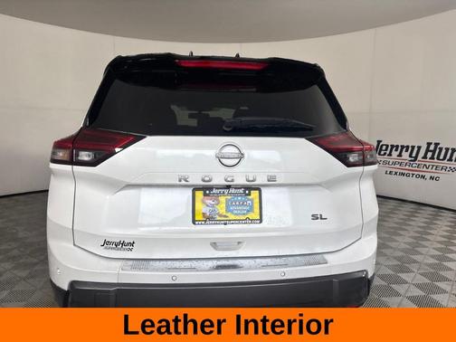 Pearl 2025 Nissan Rogue SL