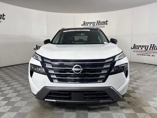 Pearl 2025 Nissan Rogue SL
