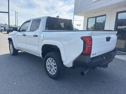 Ice 2024 Toyota Tacoma SR