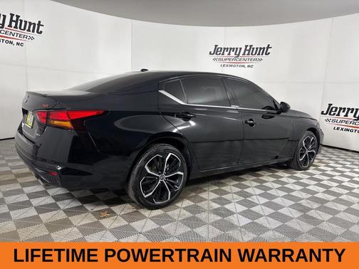 2025 Nissan Altima SR