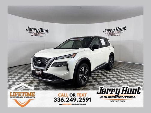 2 Tone White / Black Roof 2023 Nissan Rogue SL