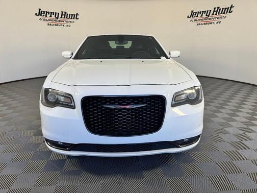 Bright White Clearcoat 2023 Chrysler 300 S