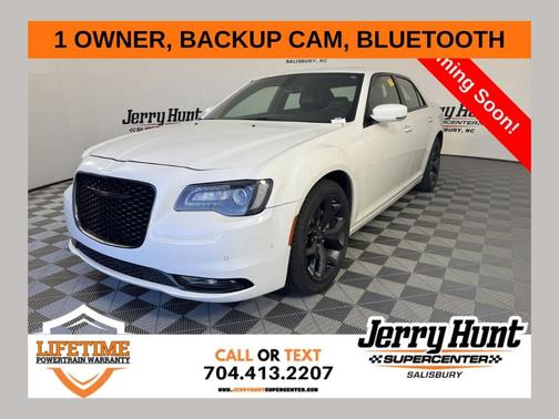 Bright White Clearcoat 2023 Chrysler 300 S