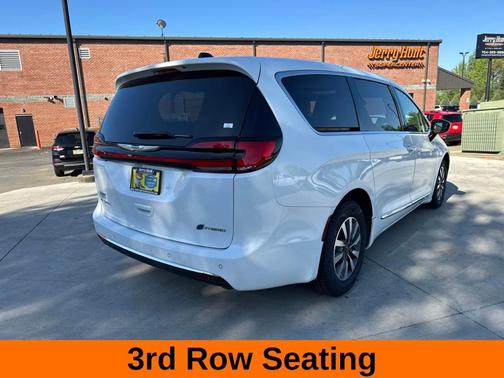 2023 Chrysler Pacifica Hybrid Limited