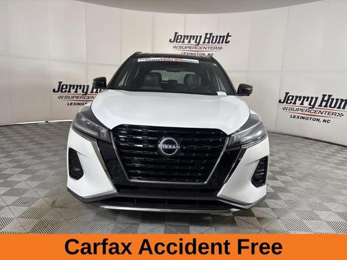 2023 Nissan Kicks SR