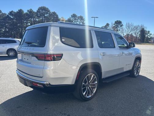 2022 Jeep Wagoneer Series II