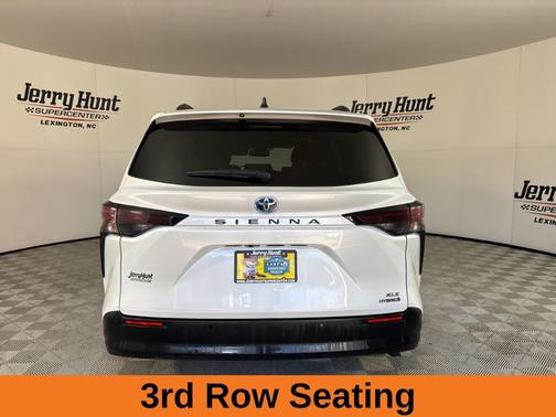 2023 Toyota Sienna XLE