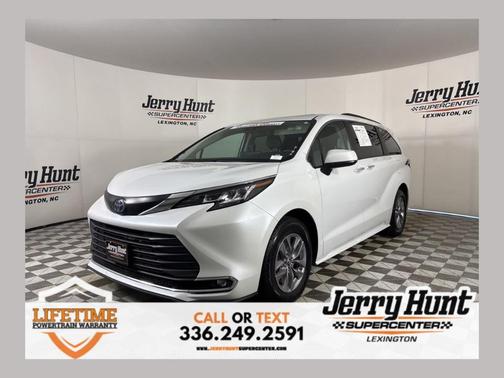 2023 Toyota Sienna XLE