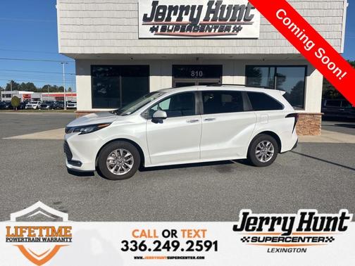 2023 Toyota Sienna XLE