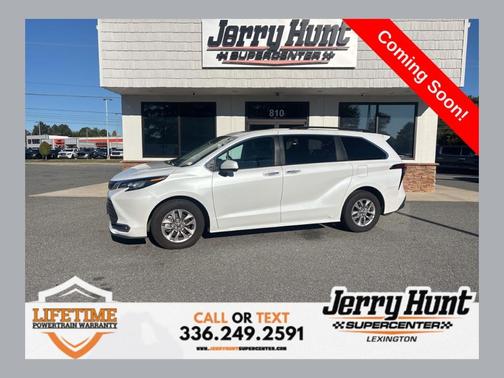 2023 Toyota Sienna XLE