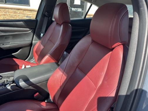 2023 Mazda Mazda3 2.5 S Carbon Edition