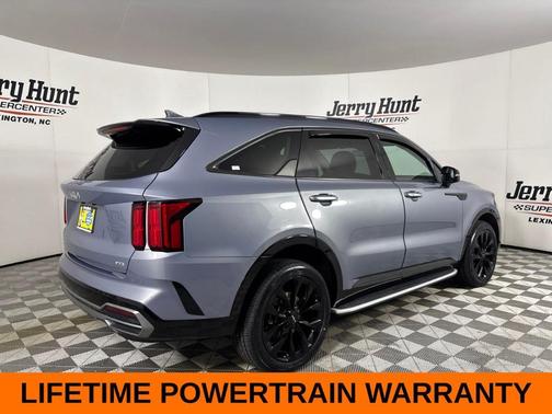 Everlasting Silver 2023 Kia Sorento SX