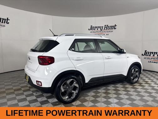 2024 Hyundai VENUE SEL