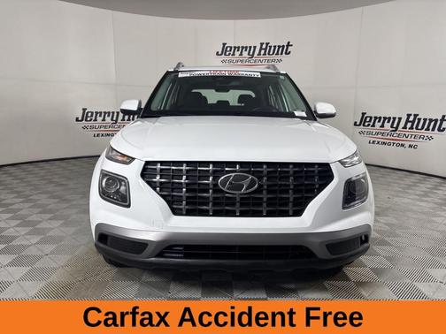 2024 Hyundai VENUE SEL