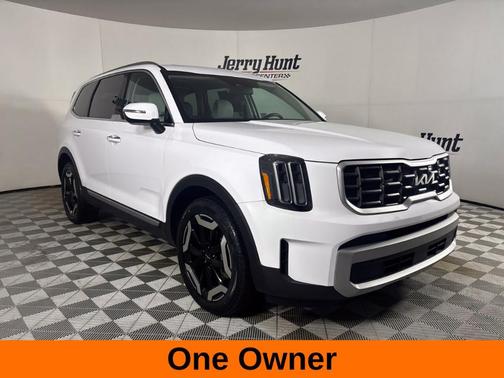 Glacial White Pearl 2024 Kia Telluride S