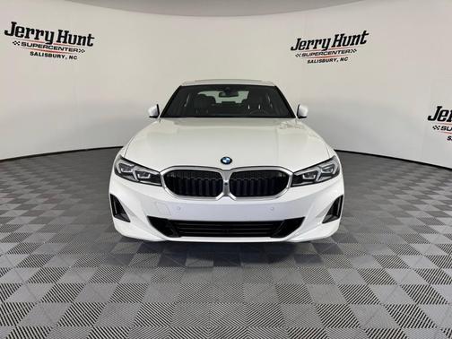 2023 BMW 330 i