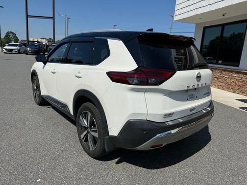 White / Black 2021 Nissan Rogue Platinum