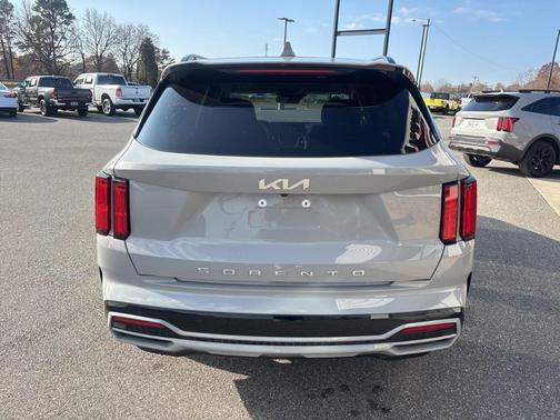 2022 Kia Sorento SX