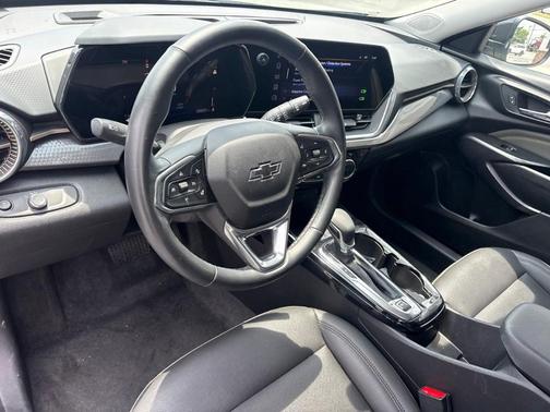 Green 2025 Chevrolet Trax ACTIV