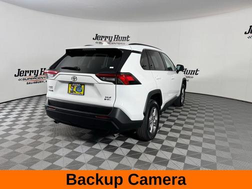 Ice 2025 Toyota RAV4 Hybrid XLE