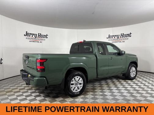 2024 Nissan Frontier SV