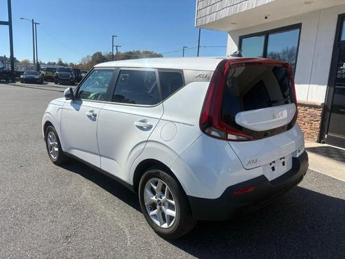 2022 Kia Soul LX