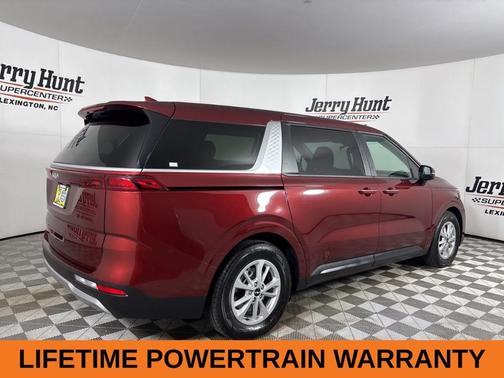 2024 Kia Carnival LX