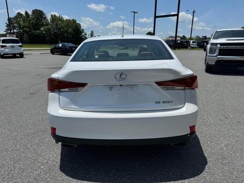 2018 Lexus IS 300 Base