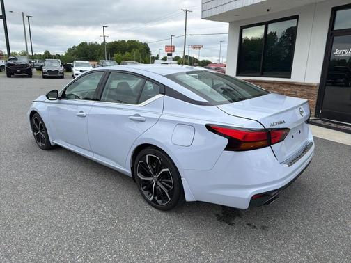 Gray Sky Pearl 2023 Nissan Altima 2.5 SR