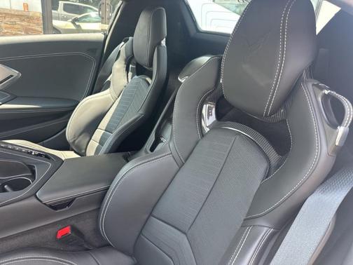 2023 Chevrolet Corvette Stingray w/2LT