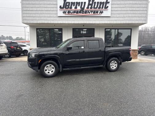2022 Nissan Frontier S