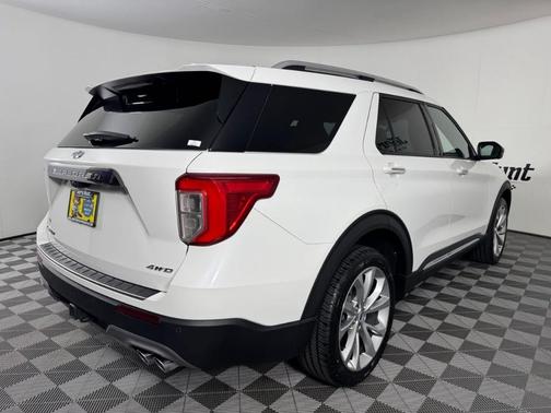 White Metallic 2023 Ford Explorer Platinum