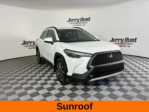 2024 Toyota Corolla Cross XLE