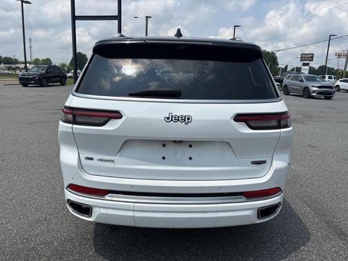 2022 Jeep Grand Cherokee L Summit
