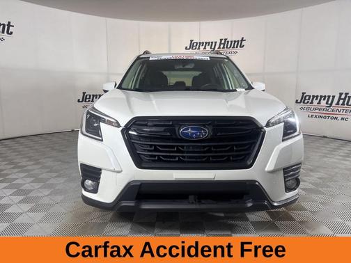 Crystal White Pearl 2022 Subaru Forester Premium