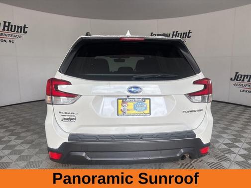 Crystal White Pearl 2022 Subaru Forester Premium