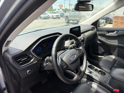 Blue Silver Metallic 2022 Ford Escape Titanium