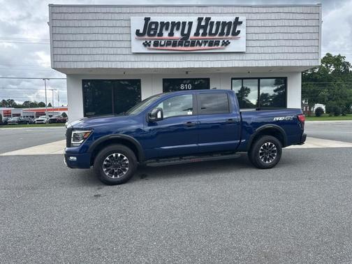 2024 Nissan Titan PRO-4X