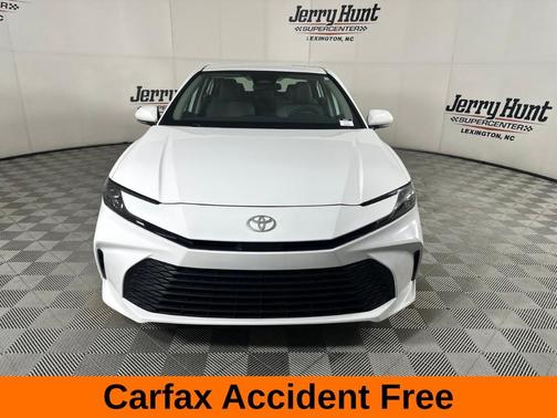 Ice 2025 Toyota Camry LE