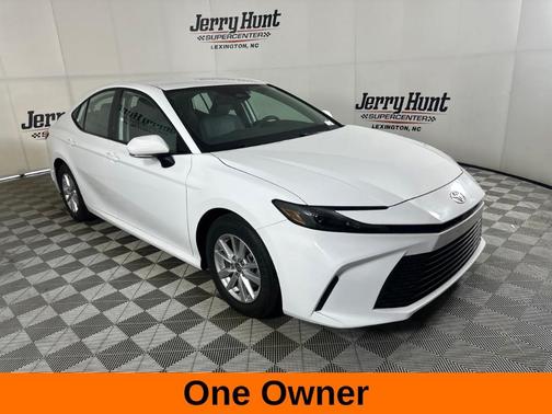 Ice 2025 Toyota Camry LE
